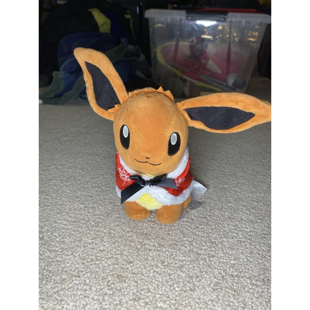 Pokémon Center Eevee Holiday 2015 Christmas Red Snowflake Cape Plush 8"